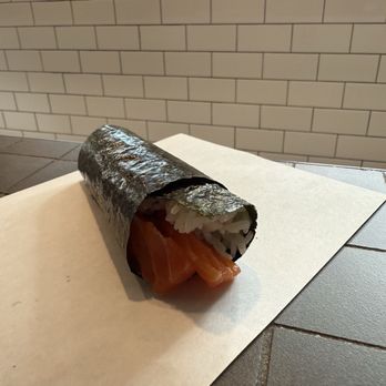 Uoichiba Handroll Bar - Salmon - Sushi Bars Near Me - Culver City, California Uoichiba Handroll Bar - Salmon - Sushi Bars Near Me - Culver City, California