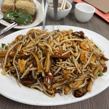 Swatow Restaurant - Canton Fried Noodle - Chinese Near Me - Toronto, Ontario