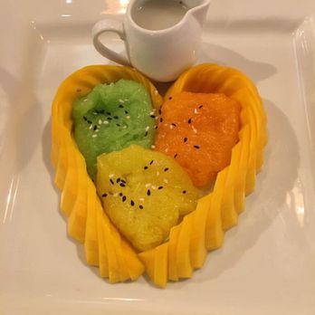 Jatujak - Mango Sticky Rice ($7.95) - the mango was so sweet! - Food Delivery Services Near Me - Toronto, Ontario