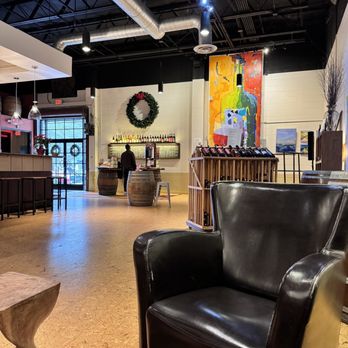 Quantum Leap Winery - the bar and lounge area - Party & Event Planning Near Me - Orlando, Florida
