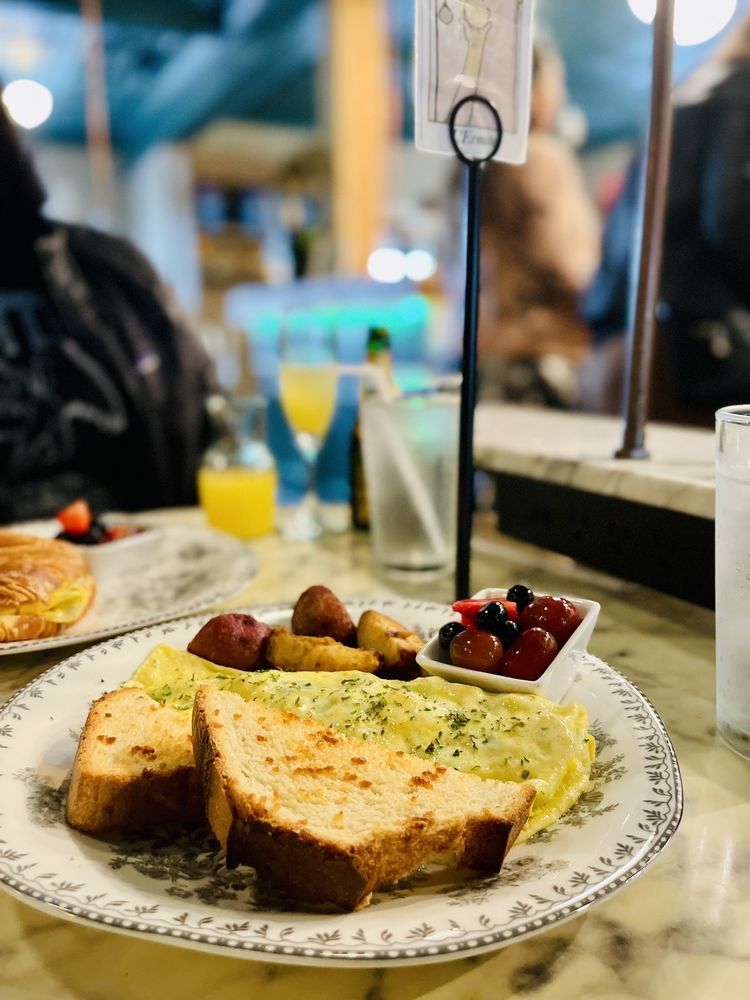 Commonwealth Coffeehouse and Bakery
