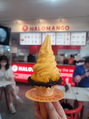 Halomango beach by null