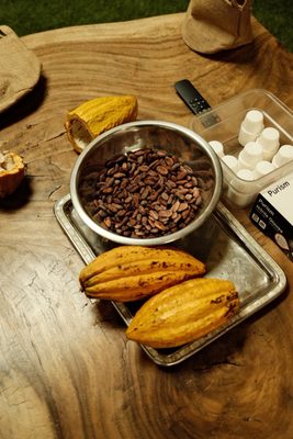 Lonohana Chocolate Tasting Bar by null