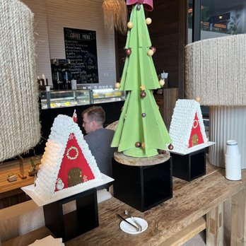 Secrets Moxche Playa del Carmen - Christmas decor in coco cafe - Hotels Near Me - Playa del Carmen, ROO Secrets Moxche Playa del Carmen - Christmas decor in coco cafe - Hotels Near Me - Playa del Carmen, ROO