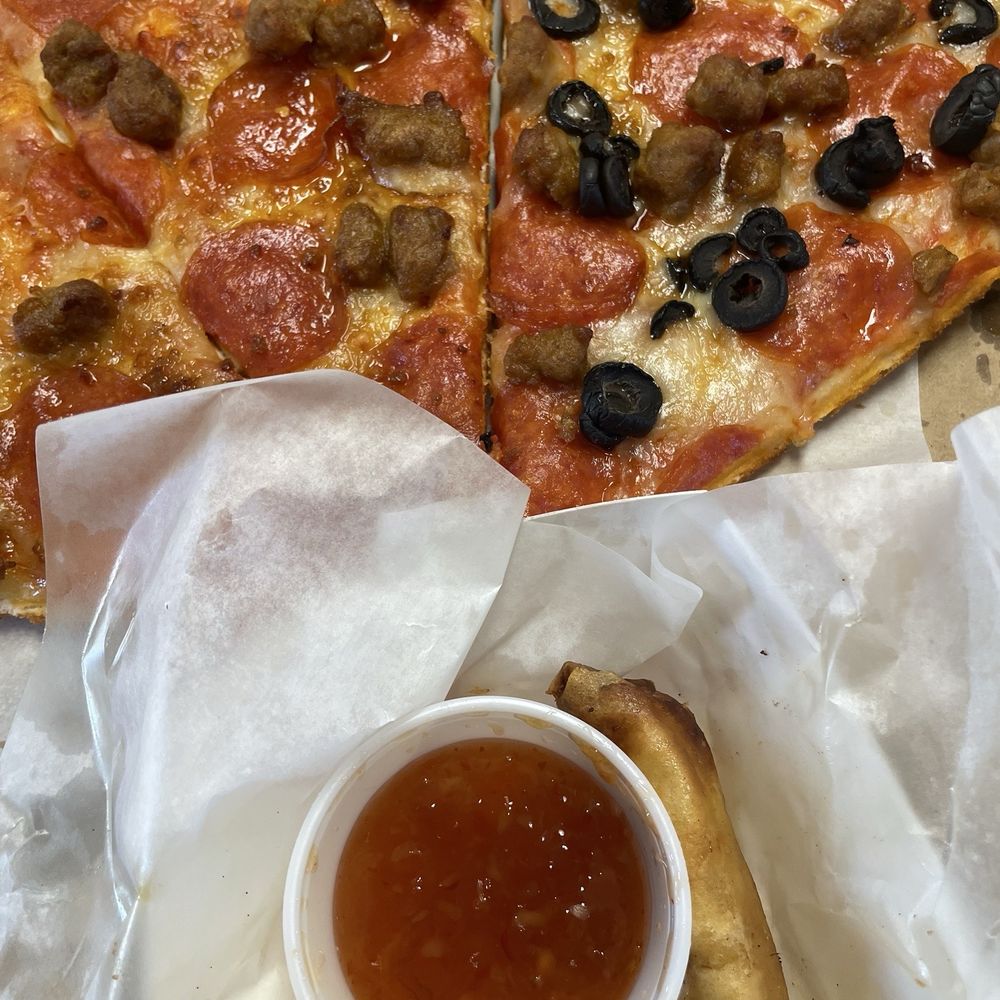 Allyn Pizza - Pepperoni, sausage pizza, pepperoni sausage and olive pizza, and lumpia with yummy sauce. - Pizza Near Me - Allyn, Washington Allyn Pizza - Pepperoni, sausage pizza, pepperoni sausage and olive pizza, and lumpia with yummy sauce. - Pizza Near Me - Allyn, Washington
