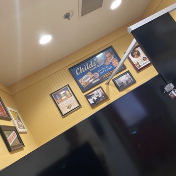 Famous Dave's Bar-B-Que - Barbeque Near Me - Alexandria, Virginia