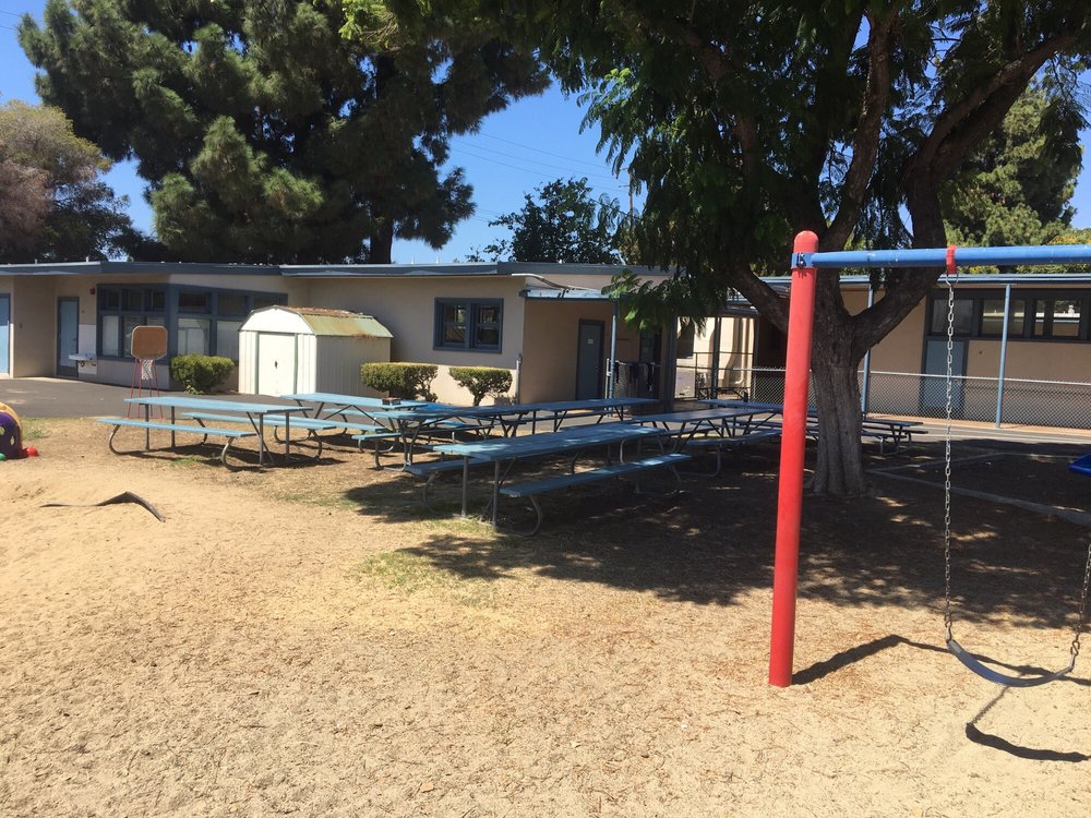 CAMBRIDGE ELEMENTARY SCHOOL Updated October 2024 10 Photos 425 N