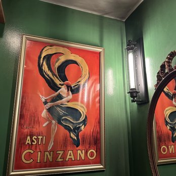 The Owl's Tail - Cocktail Bars Near Me - New York, New York