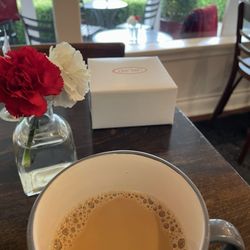 De'Lish Fine Foods and Catering - Coffee & almond cake to go.