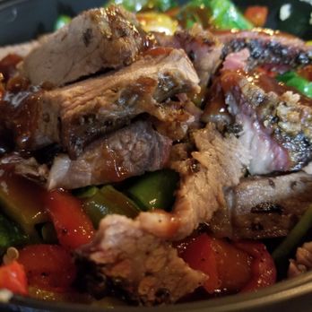 Copper Hill BBQ - Smoked brisket bowl atop QUINOA!! Yay! Ann's MY choice of veggies including snap peas! - Barbeque Near Me - Valencia, California Copper Hill BBQ - Smoked brisket bowl atop QUINOA!! Yay! Ann's MY choice of veggies including snap peas! - Barbeque Near Me - Valencia, California