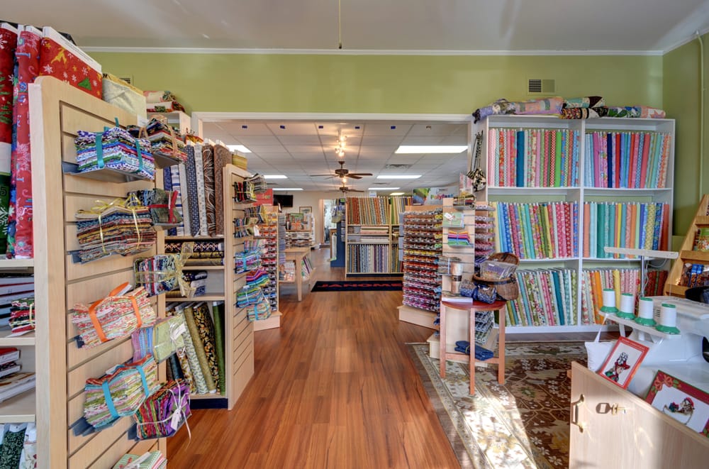 QUILT LIZZY Updated September 2024 110 E Macon St, Warrenton, North