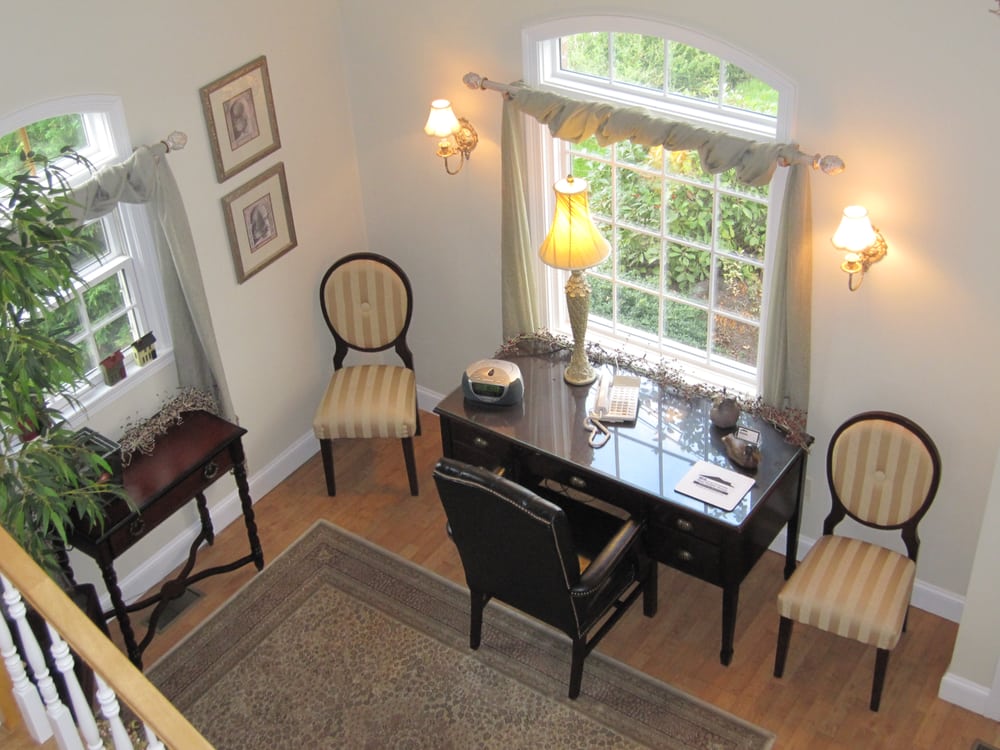 MASSACHUSETTS REAL ESTATE GROUP 24 N Main St, Bellingham, Massachusetts Real Estate Agents