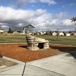 Rick Gonzales, Sr. Park - Small rock structure