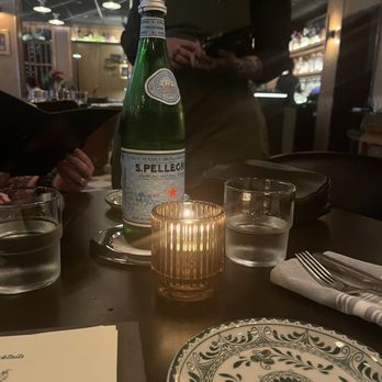 Sparrow Wine Bar - Wine Bars Near Me - Orlando, Florida Sparrow Wine Bar - Wine Bars Near Me - Orlando, Florida