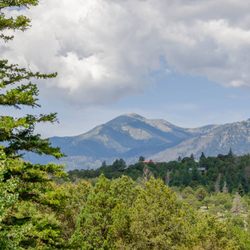 La Junta Guest Lodge - Unbelievable views of Sierra Blanca and The Capitan mountains