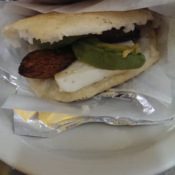 Doña Arepa - Arepa with queso Guayanés, avocado, and fried plantains - Venezuelan Near Me - Greenacres, Florida Doña Arepa - Arepa with queso Guayanés, avocado, and fried plantains - Venezuelan Near Me - Greenacres, Florida