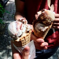 Balaram - Sehr, sehr leckere Eissorten: Walnuss-Brownie und Crazy Peanut