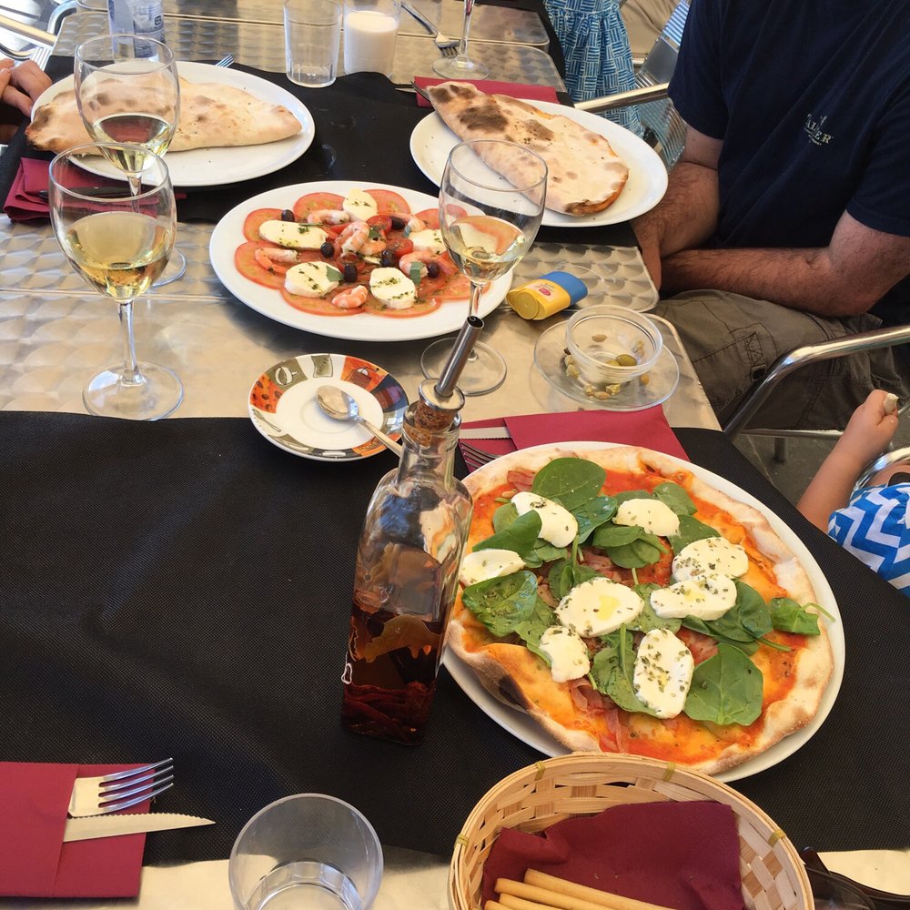 Gula Gula - Excellent pizza and drinks! - Pizza Near Me - Vilanova i la Geltrú, B Gula Gula - Excellent pizza and drinks! - Pizza Near Me - Vilanova i la Geltrú, B