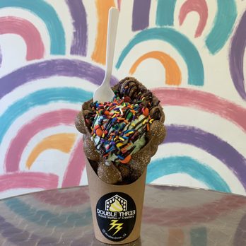 Double Three - Oreo bubble and mint chocolate chip ice cream - Ice Cream & Frozen Yogurt Near Me - Honolulu, Hawaii Double Three - Oreo bubble and mint chocolate chip ice cream - Ice Cream & Frozen Yogurt Near Me - Honolulu, Hawaii