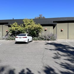 Hatch Family Chocolates - West entrance and parking area for Hatch Family Chocolates.