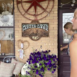 Planted Earth Floral - The front of the store