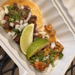 Carne n pollo tacos