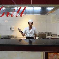 Mongolei Restaurant - Am Teppanyaki-Grill wird frisch Fusch oder Fleisch für Sie gegrillt! Auch wechselnde Spezialitäten wie Wild, Krokodil oder Jacobsmuschel!