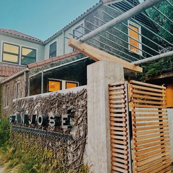 Hotel San José - Entrance - Hotels Near Me - Austin, Texas