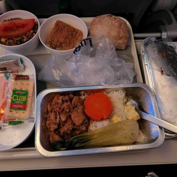 Lufthansa - Chicken dinner - Airlines Near Me Lufthansa - Chicken dinner - Airlines Near Me