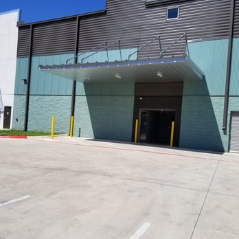 Lakeline Storage - Covered Un-loadind zone - Self Storage Near Me - Austin, Texas Lakeline Storage - Covered Un-loadind zone - Self Storage Near Me - Austin, Texas