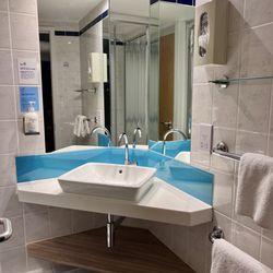 Holiday Inn Express Hotel Glasgow Airport