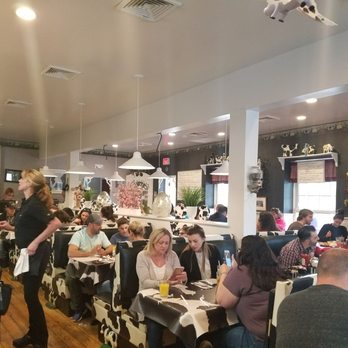 Maureen's Kitchen - Inside - Breakfast & Brunch Near Me - Smithtown, New York Maureen's Kitchen - Inside - Breakfast & Brunch Near Me - Smithtown, New York