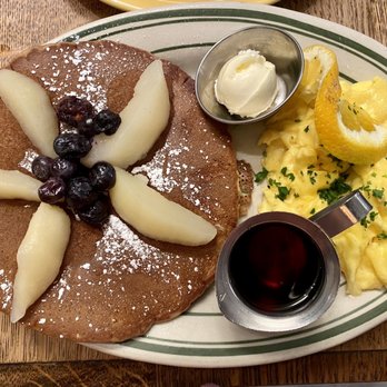 La Note - Cote Est w/ Lemon Gingerbread Pancakes and Poached Pears - Delcious! - French Near Me - Berkeley, California
