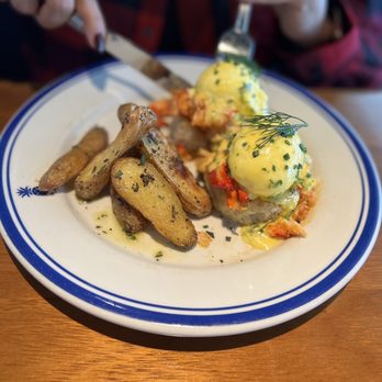 Hudson House - Egg Benedict - American Near Me - Dallas, Texas Hudson House - Egg Benedict - American Near Me - Dallas, Texas