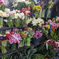 Hutchinson's Floral Artistry - Hutchinson's Floral Artistry 2908 Ocean Dr, Vero Beach, FL 32963