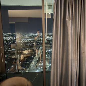 Strip View Suites - stucked curtain - Vacation Rentals Near Me - Las Vegas, Nevada Strip View Suites - stucked curtain - Vacation Rentals Near Me - Las Vegas, Nevada