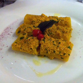 Hostaria Del Vicolo - Pasta: "paccheri" with tomatoes and Sanpietro's eggs (fish): marvellous! - Italian Near Me - Sciacca, 82