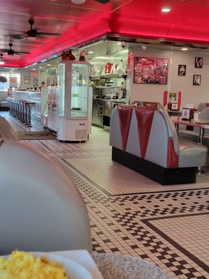 Tito's Diner by null