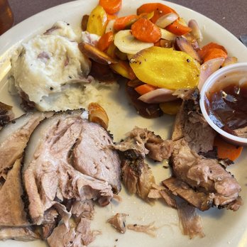 Bienvenidos Restaurant - Pulled pork and fresh carrots - American Near Me - Holbrook, Arizona Bienvenidos Restaurant - Pulled pork and fresh carrots - American Near Me - Holbrook, Arizona