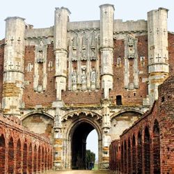 Thornton Abbey & Gatehouse - Thornton Abbey & Gatehouse front view