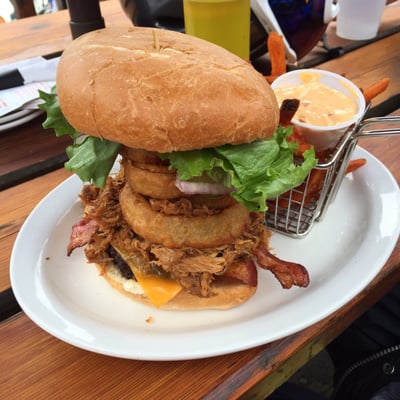 Dusty's Bar & BBQ by null