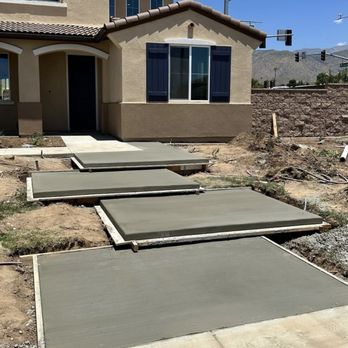 Roth Landscaping - Concrete steps to house - Landscaping Near Me Roth Landscaping - Concrete steps to house - Landscaping Near Me