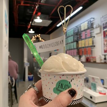 Tipsy Scoop - Holiday Spiced Eggnog - Ice Cream & Frozen Yogurt Near Me - Brooklyn, New York