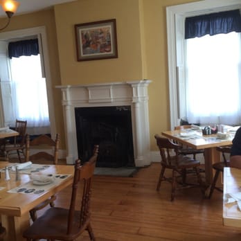 The Sumner House - The front dining room. - American Near Me - Charlestown, New Hampshire