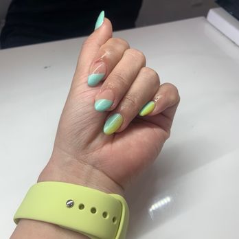 5280 Nails & Spa - acrylic nails with vertical ombré design. - Nail Salons Near Me - Denver, Colorado