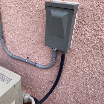 Fuse Service - Outside - Heating & Air Conditioning/HVAC Near Me - Culver City, California Fuse Service - Outside - Heating & Air Conditioning/HVAC Near Me - Culver City, California