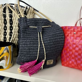 Etoile Lou - Used, Vintage & Consignment Near Me - Deep River, Connecticut Etoile Lou - Used, Vintage & Consignment Near Me - Deep River, Connecticut