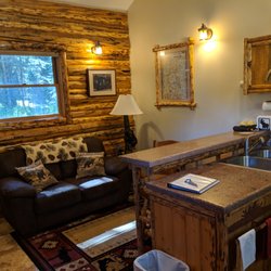Silvertip Cabins - View from kitchen into Living Room