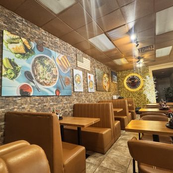 Banh Mi Licious - Dining room - Vietnamese Near Me - Clovis, California