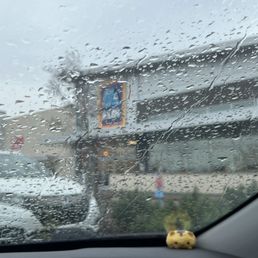 Shopping on a rainy day. ALDIs is open and I'm ready to save some money. :) Shopping on a rainy day. ALDIs is open and I'm ready to save some money. :)